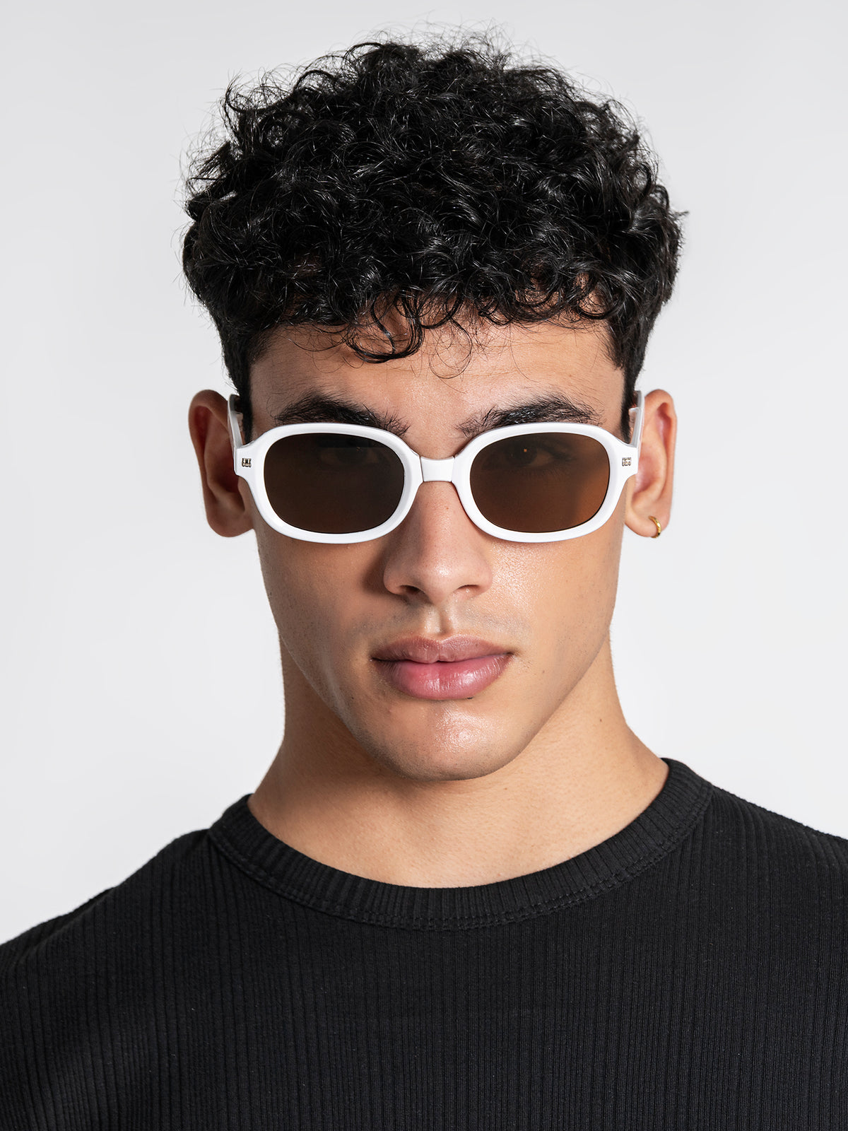 sunglasses / Beige Oval Sunglasses