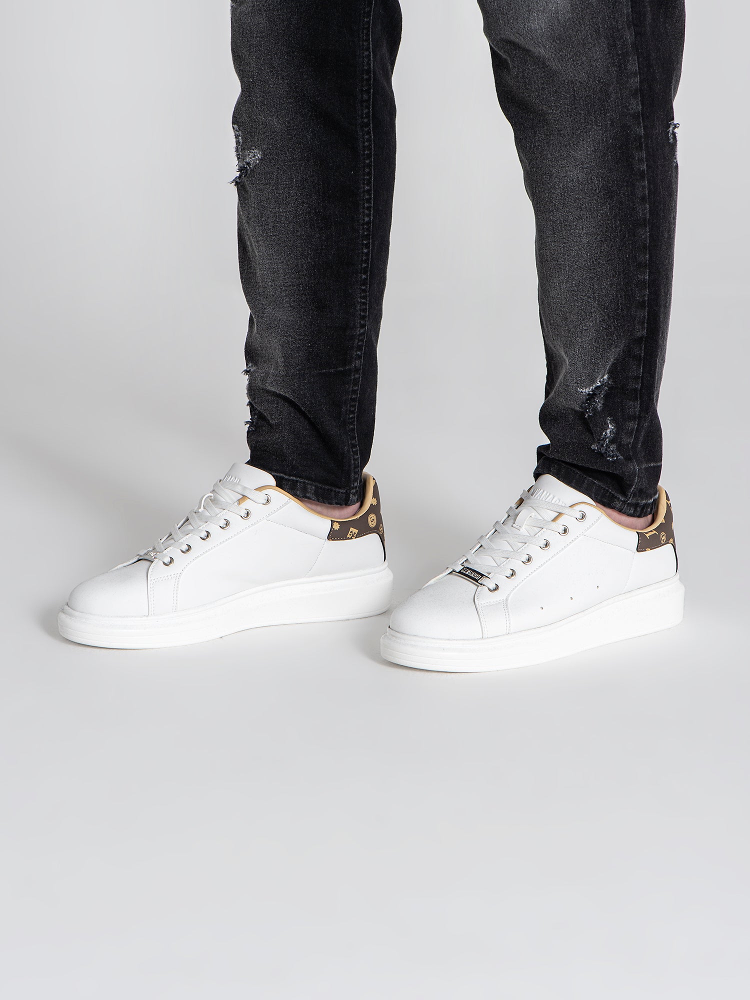 sneakers / White Logomania Sneakers