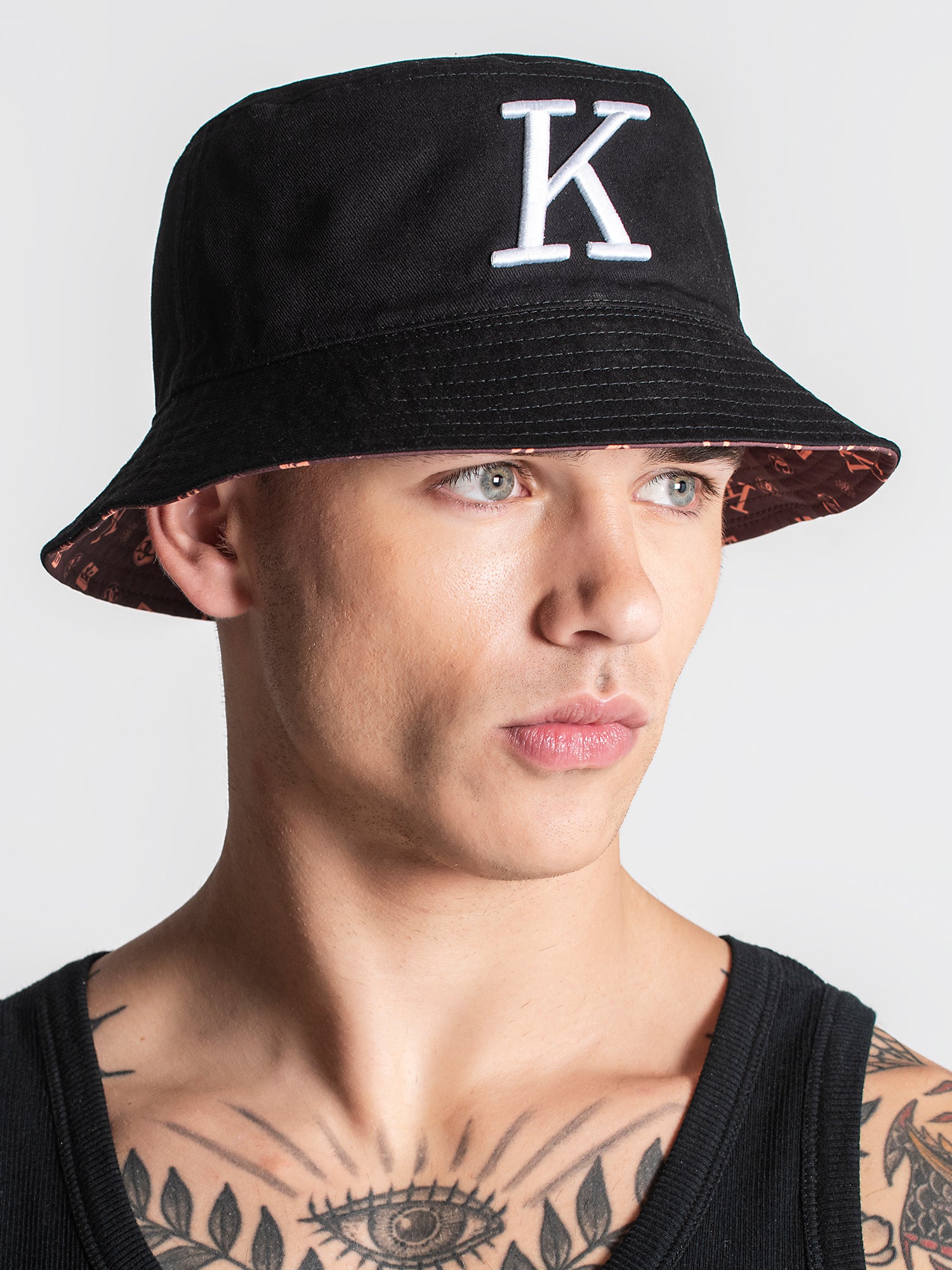 buckets / Black K Bucket Hat