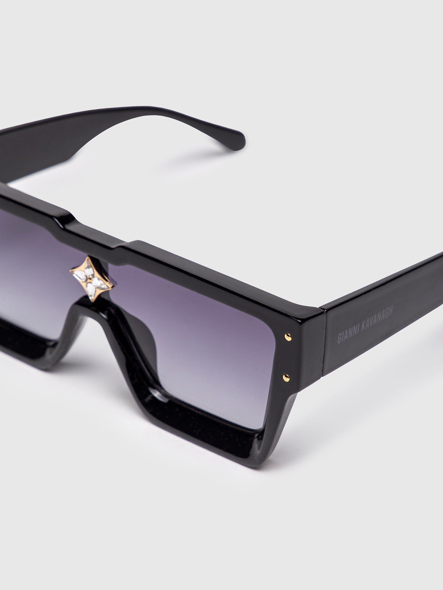 sunglasses / Black Prisma Fade Sunglasses