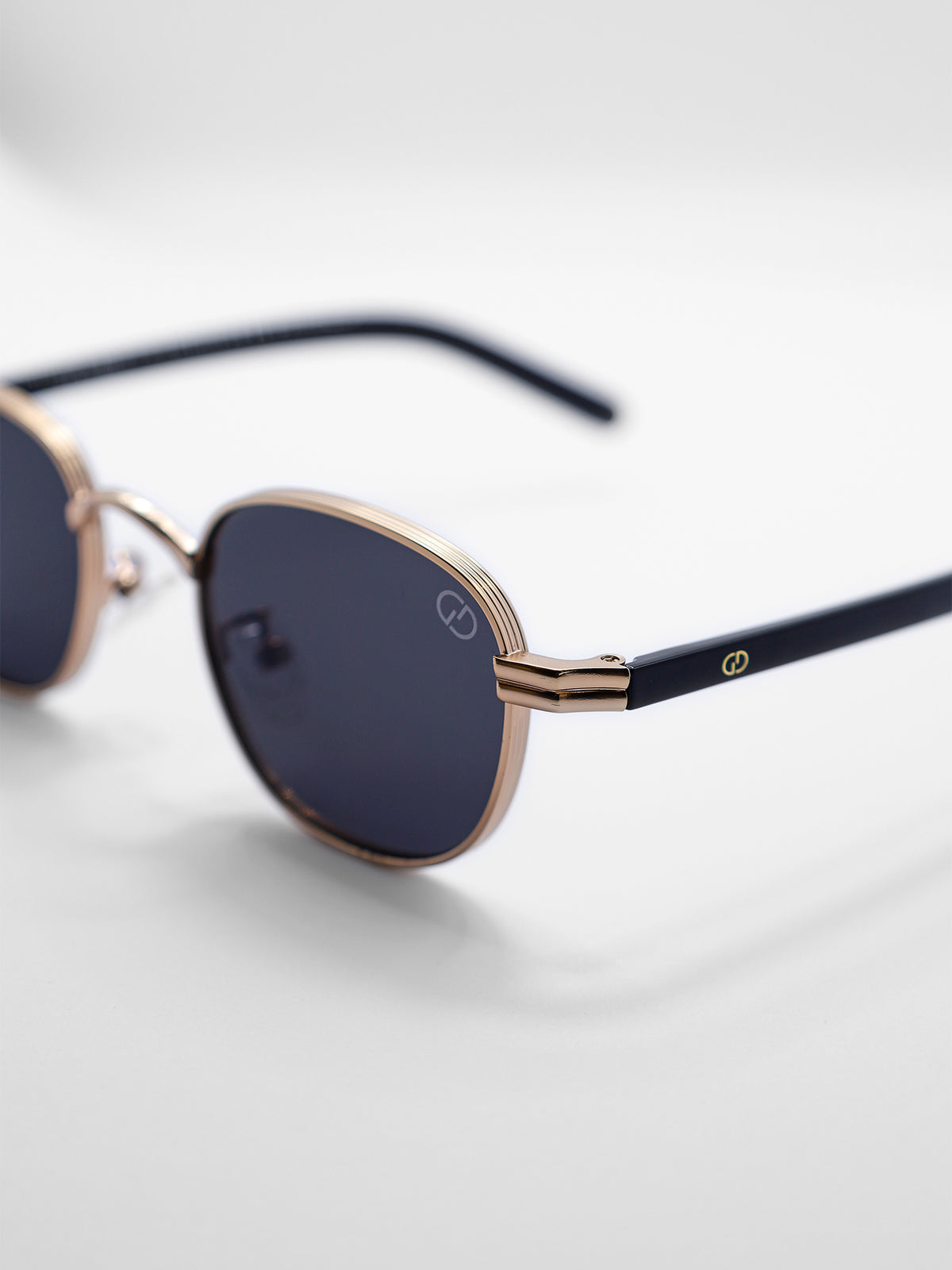 sunglasses / Black Auryn Sunglasses