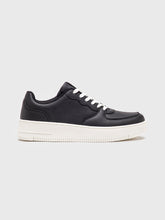 sneakers / Black City Ease Sneakers