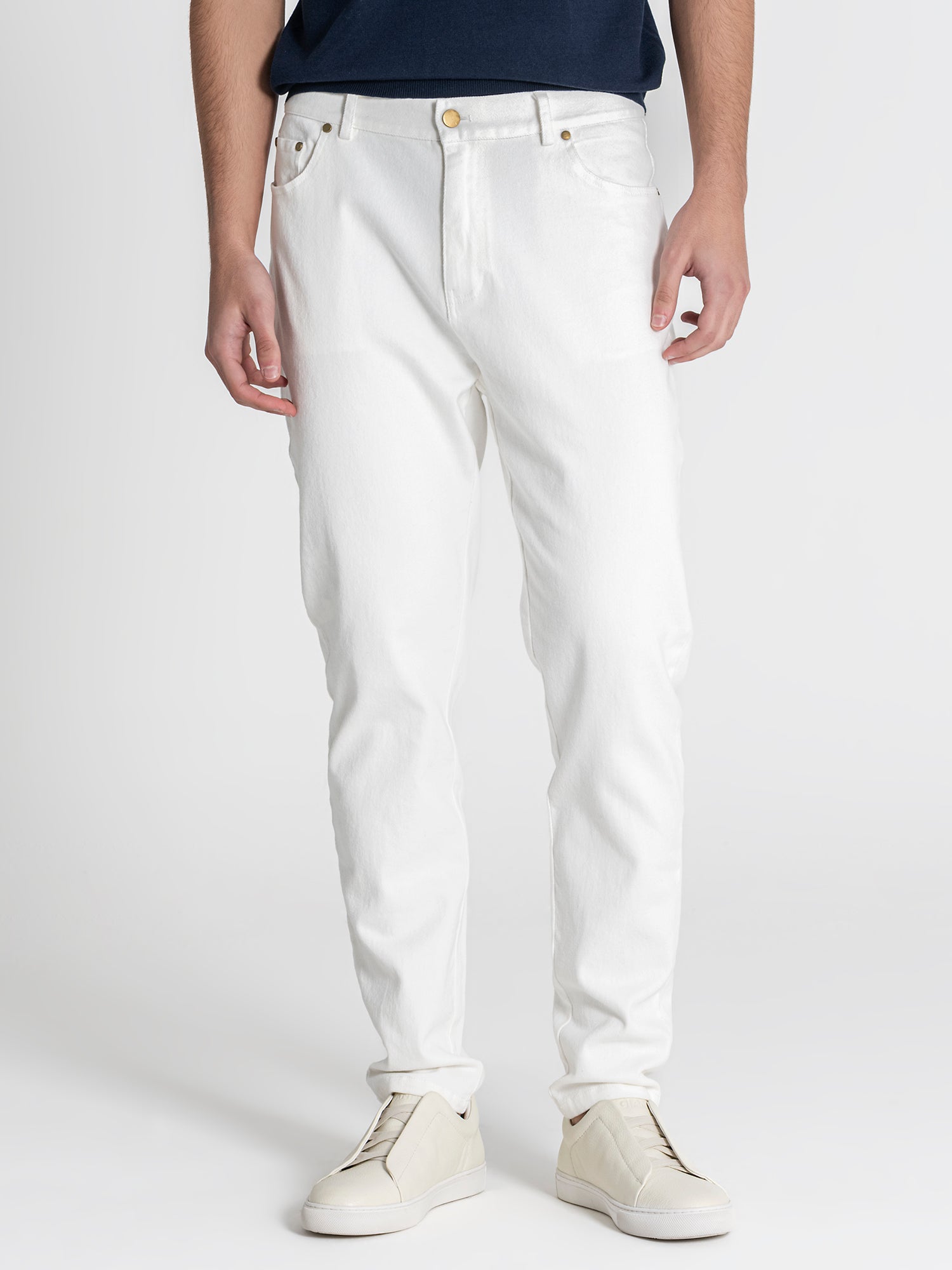 White Essential Jeans