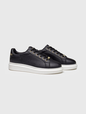 sneakers / Black Core Upscale Sneakers