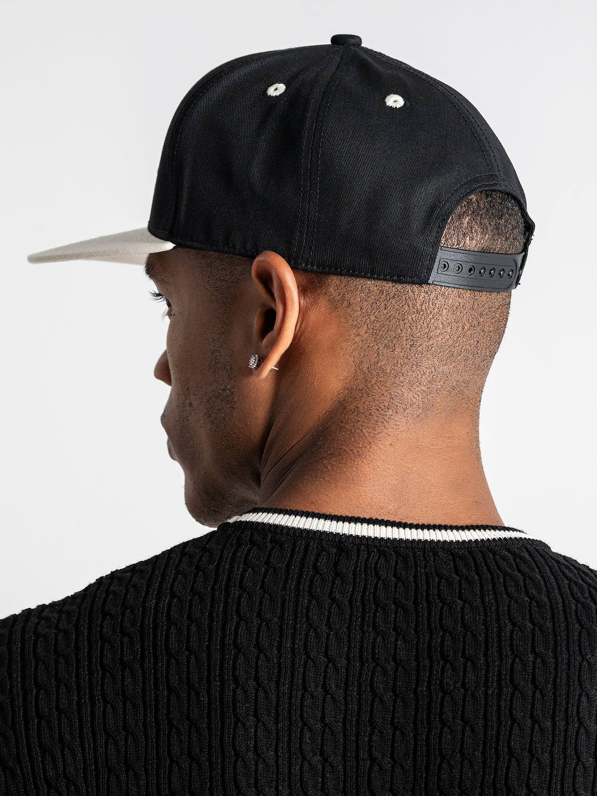 caps / Black Trumpet Cap