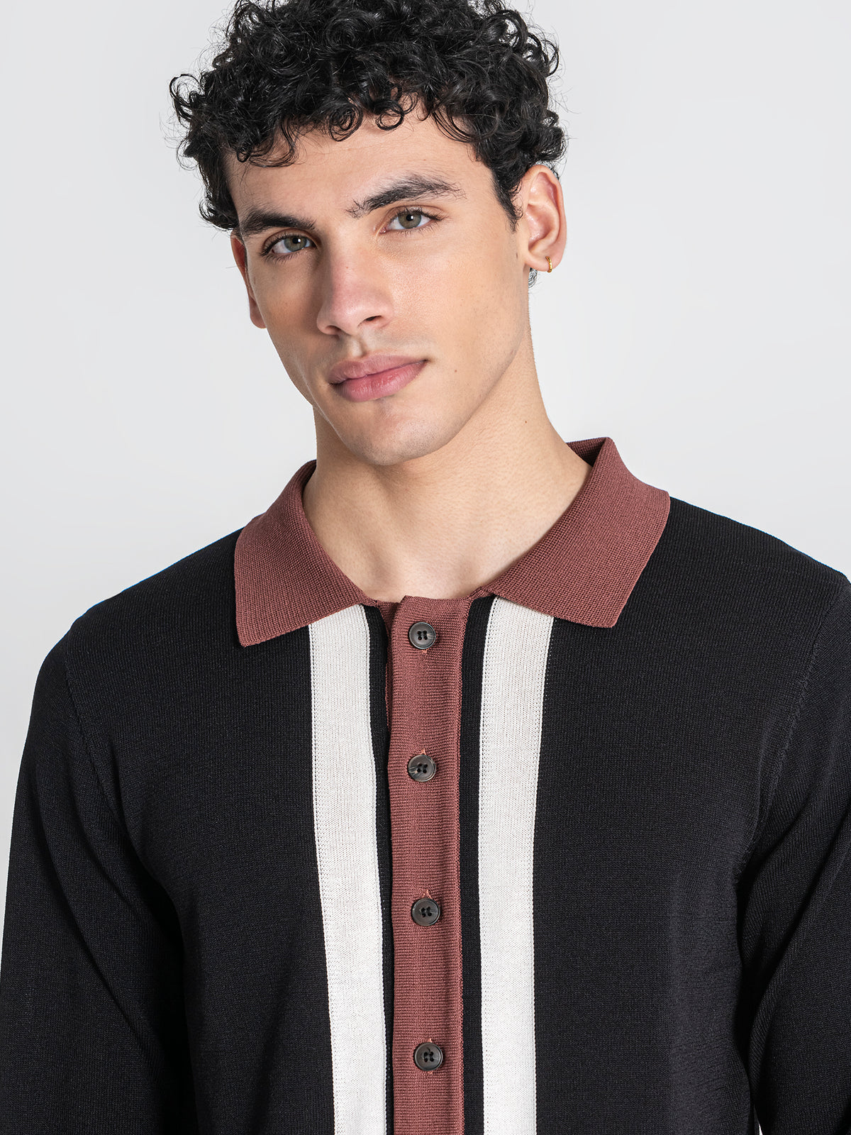 shirts / Black Frame Knit Shirt