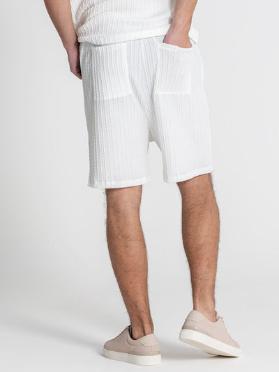 shorts / White Smart Sneakers