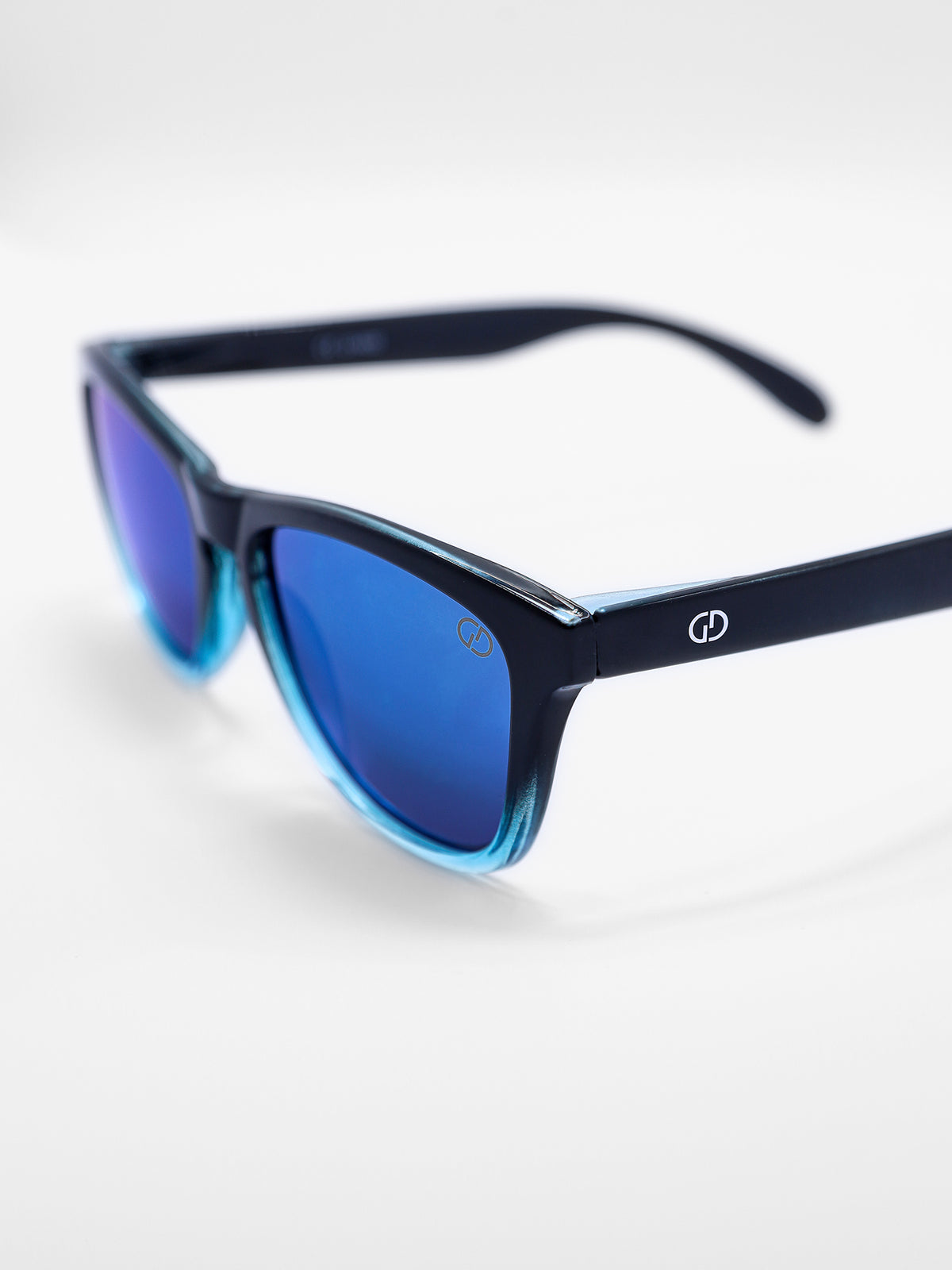 sunglasses / Blue Luxen Sunglasses