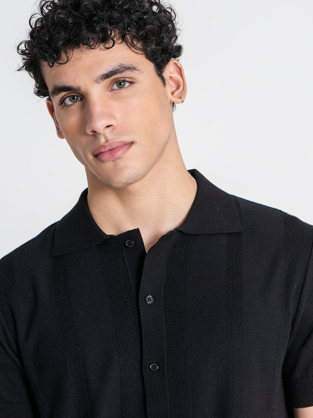 shirts / Black Linear Knit Shirt