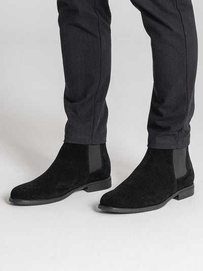 sneakers / Black Smart Boots