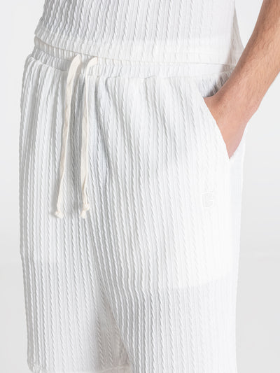 shorts / White Smart Sneakers