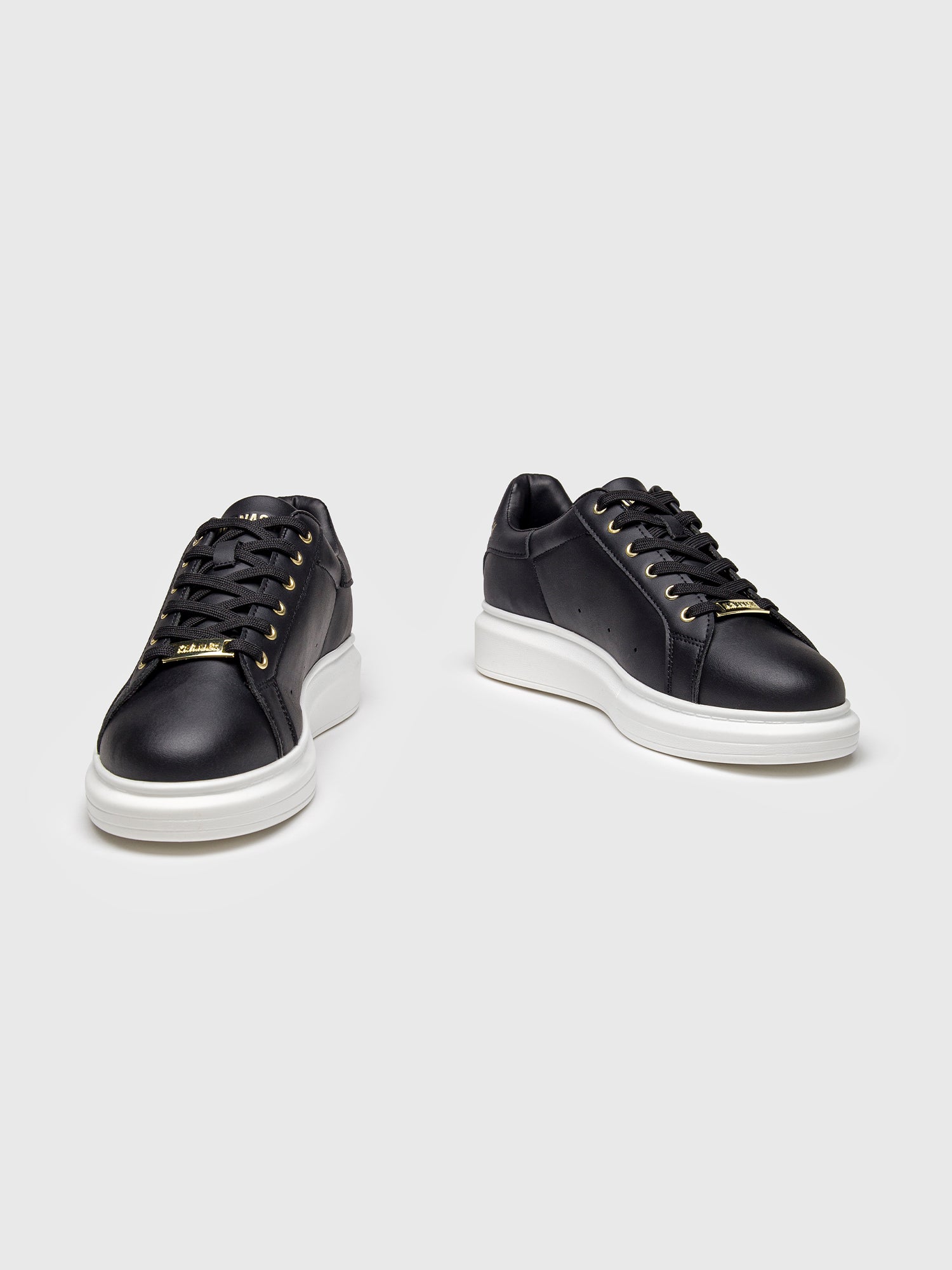 sneakers / Black Core Upscale Sneakers