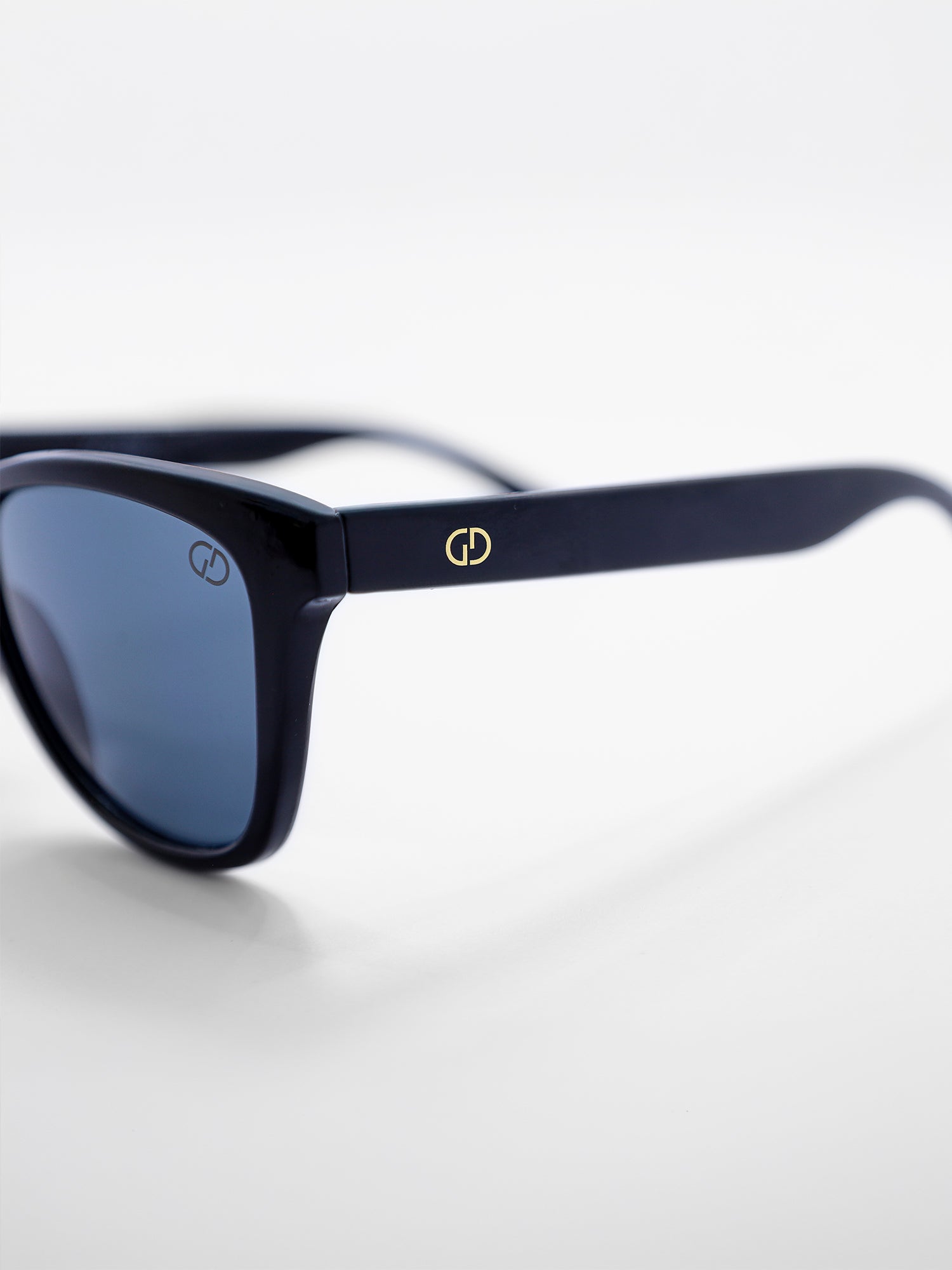 sunglasses / Black Luxen Sunglasses