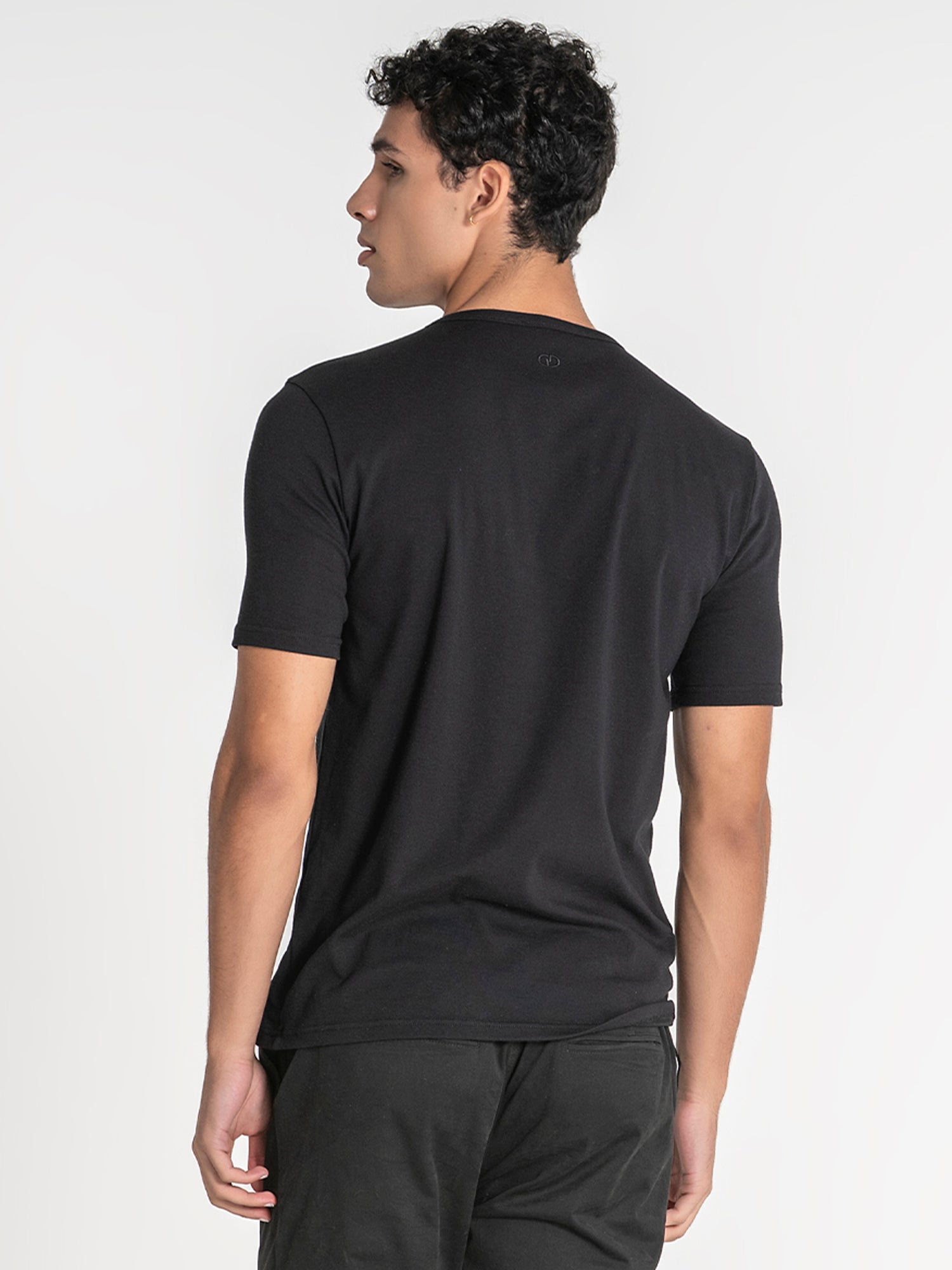 t-shirts / Black Button Henley Tee