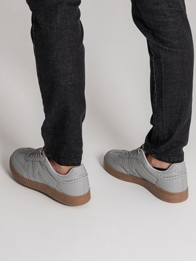 sneakers / Grey Soft Court Sneakers