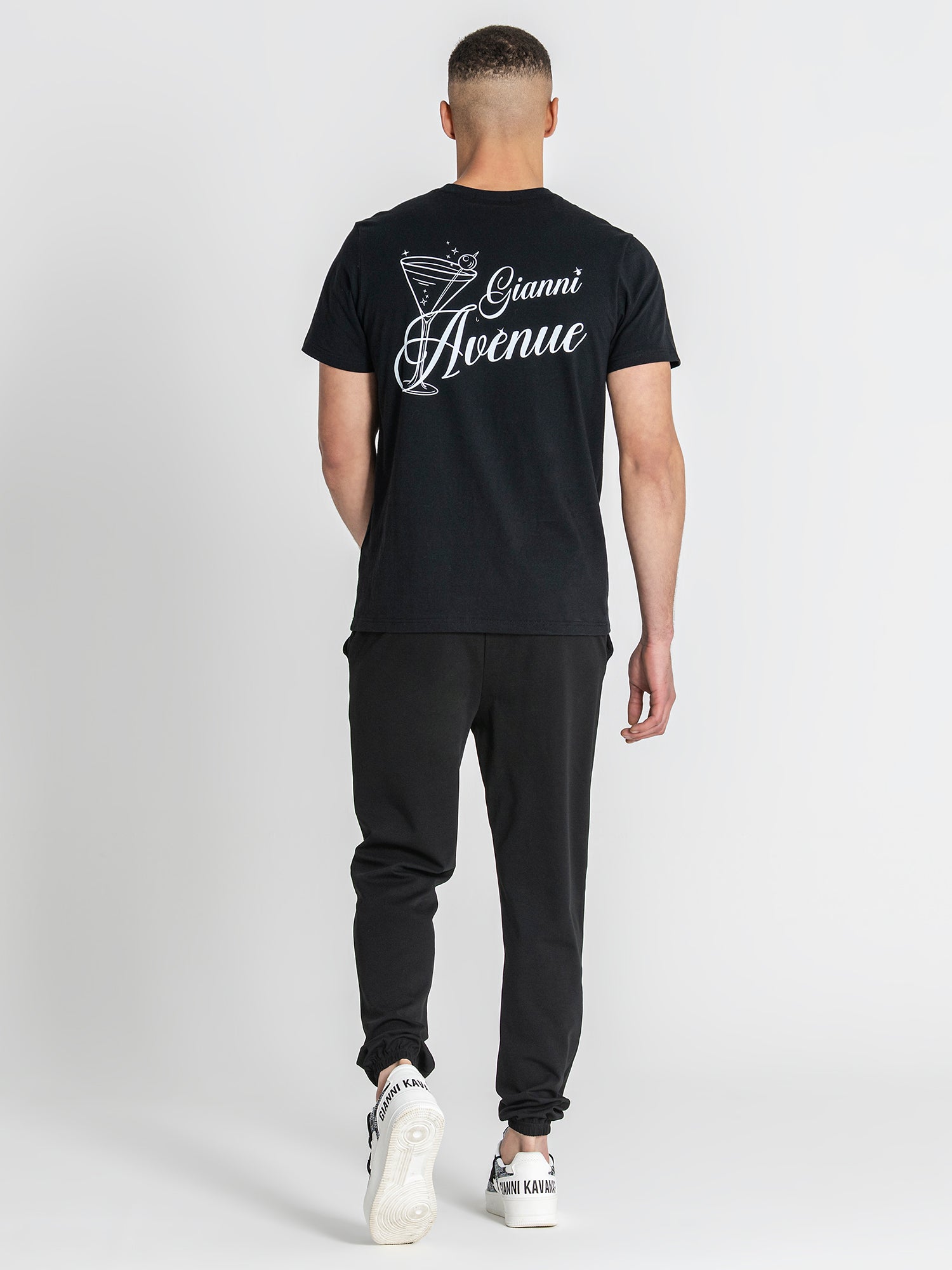 t-shirts / Black GK Avenue Tee