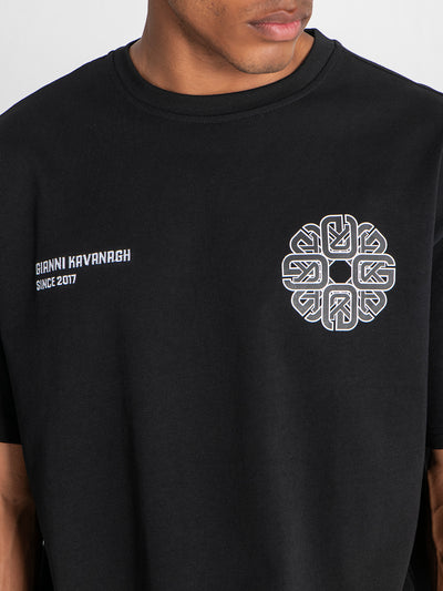 t-shirts / Black Structure Tee