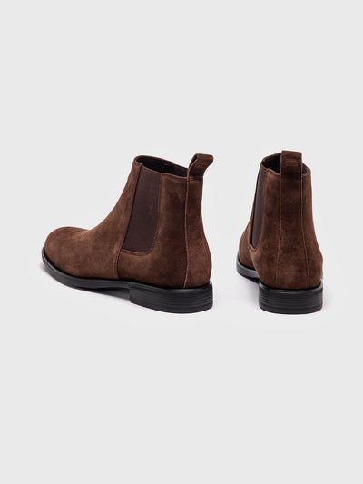 sneakers / Brown Smart Boots