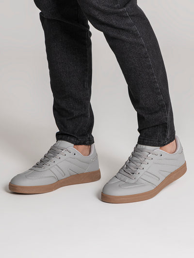 sneakers / Grey Soft Court Sneakers