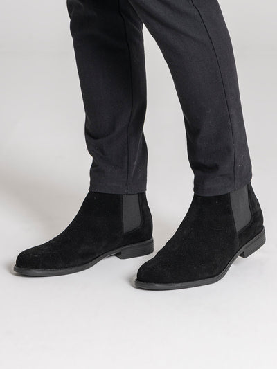 sneakers / Black Smart Boots